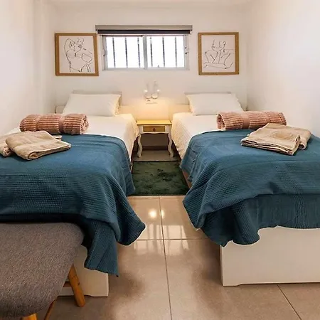 Peka's Place Apartment *
